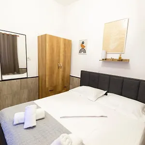 https://tiny-cute-studio-near-the-city-center-5-min-walk.hotels-in-tirana.com